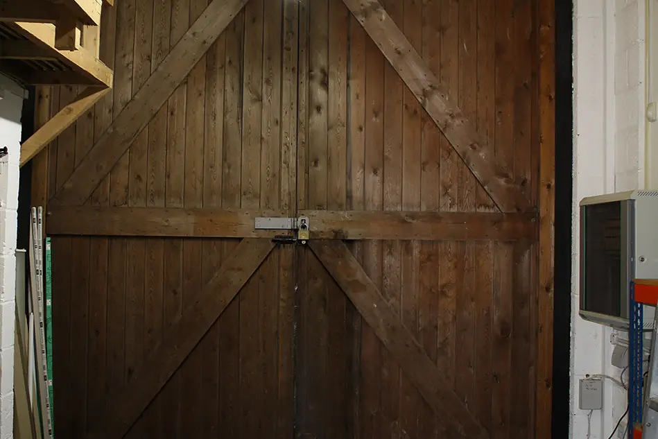 Henley Cold Press Barn Doors Photo